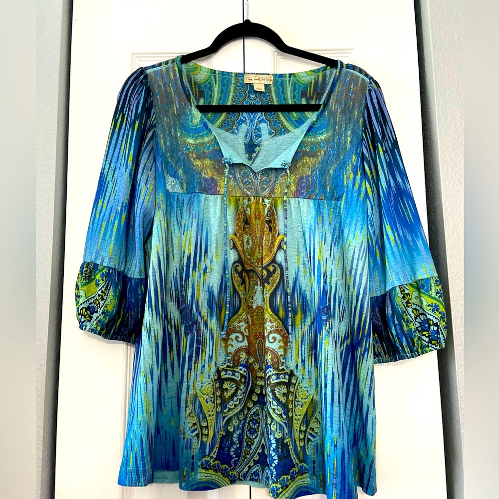 Live and let live ladies top size L